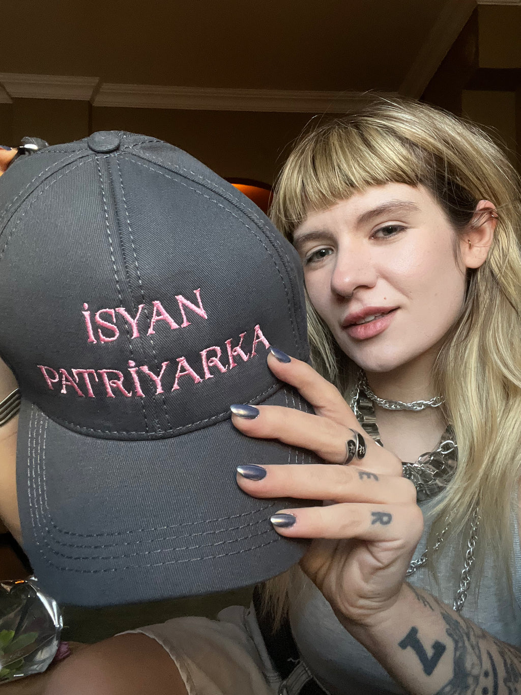 İsyan Patriyarka Şapka