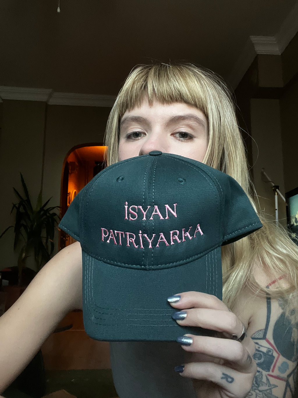 İsyan Patriyarka Şapka
